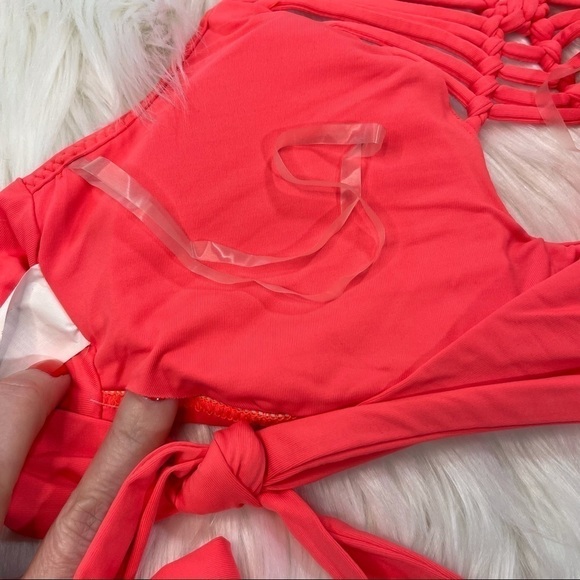 NWOT BECCA Macrame Halter Bikini Top - Picture 8 of 11